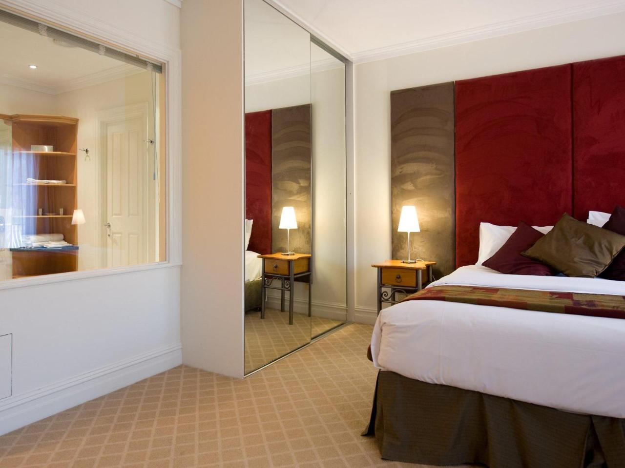 Lakeside Suites 1 Дейлсфорд Экстерьер фото